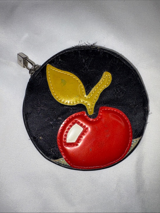 Louis Vuitton Accessories - LV Coin Pouch - has flaws - details shown